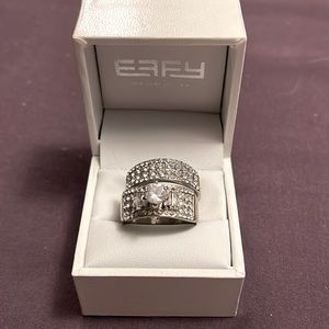 Engagement set